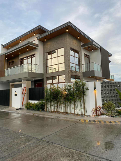 Modern Elegant Home with Pool