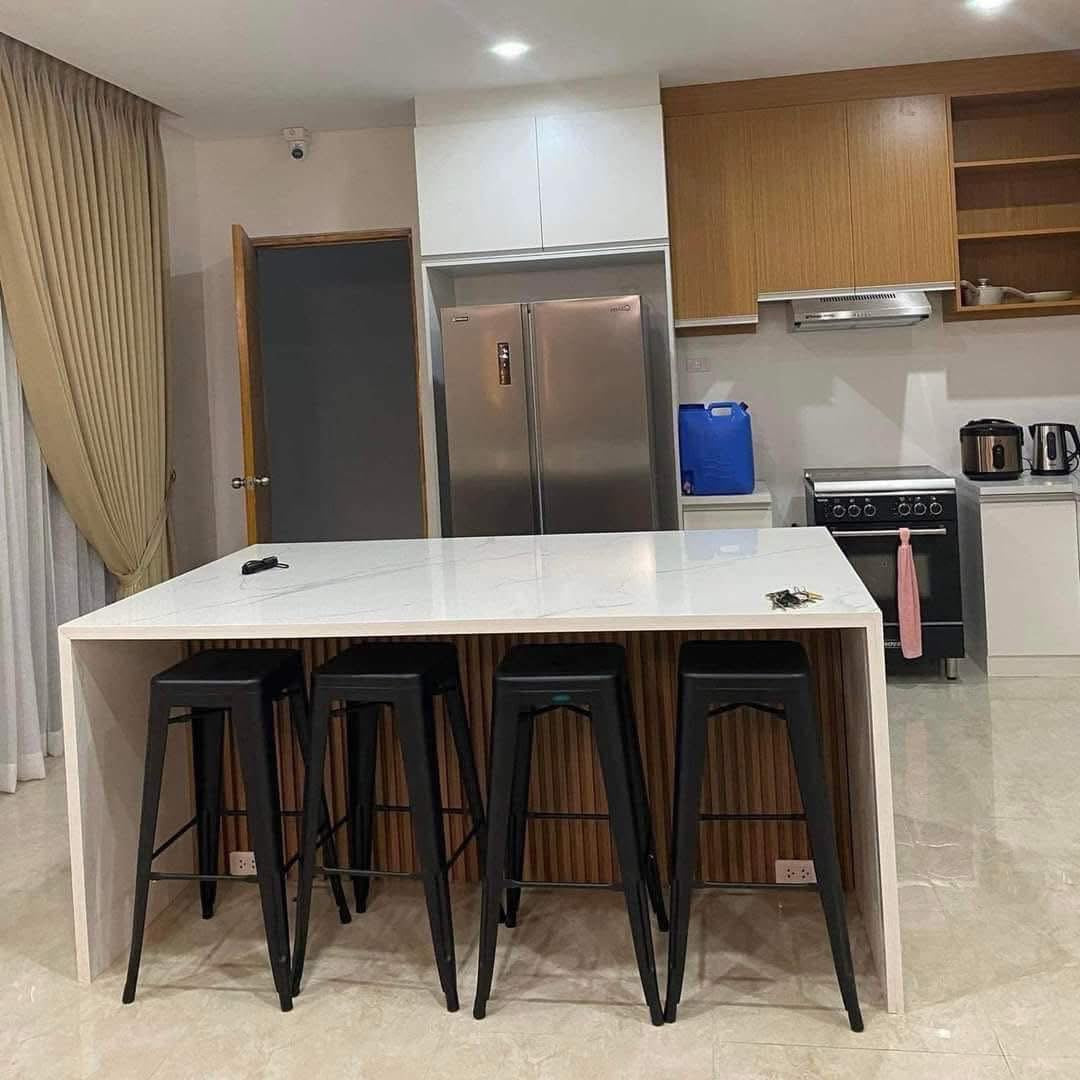 Spacious Modern home with Pool