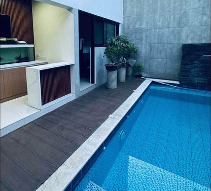 Spacious Modern home with Pool