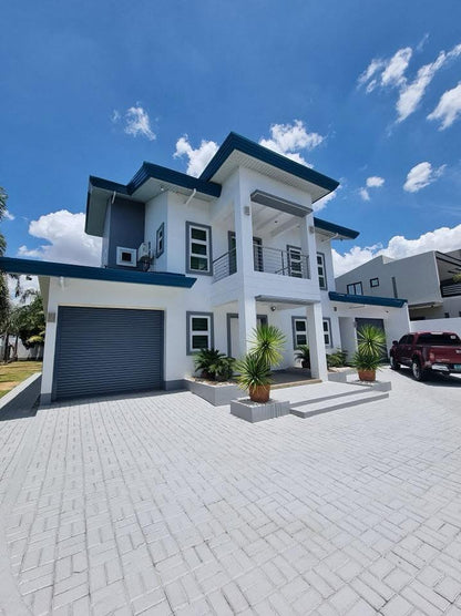 Pre-owned Big space House