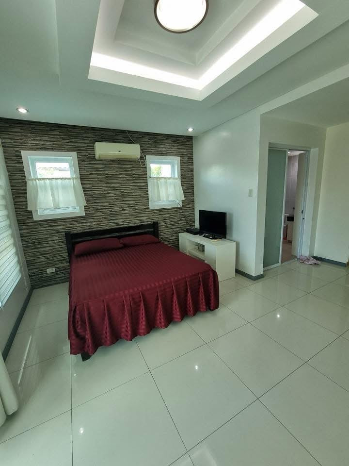 Pre-owned Big space House