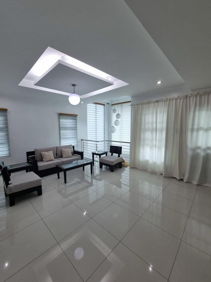 Pre-owned Big space House