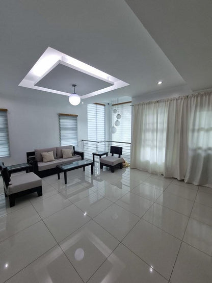 Pre-owned Big space House