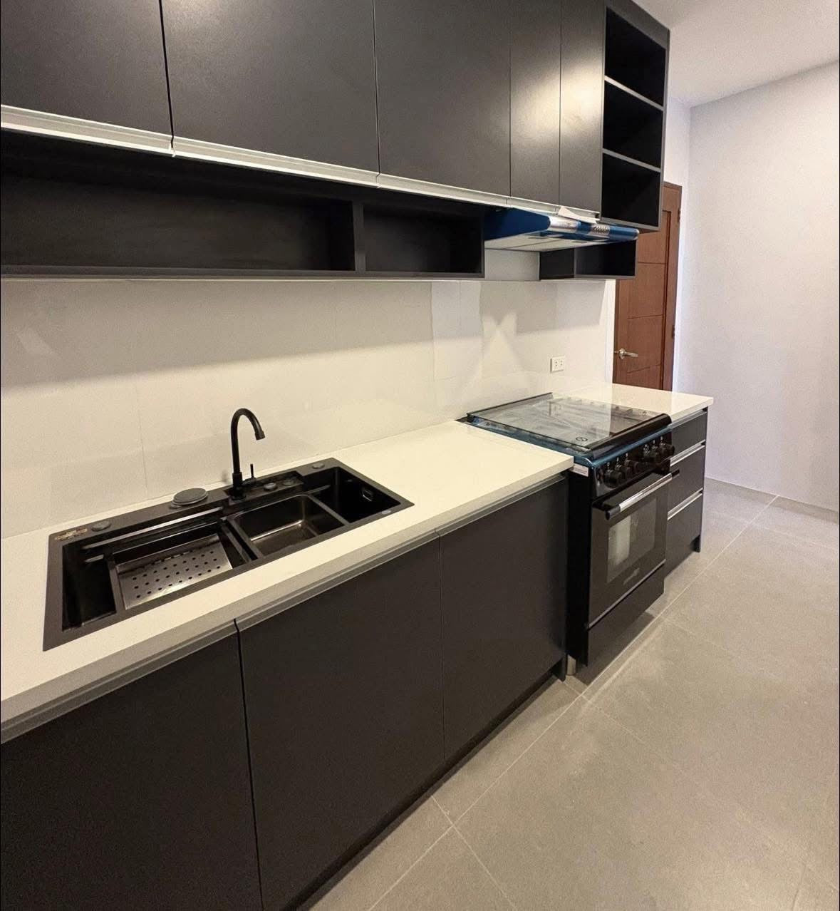 Bungalo House With Pool