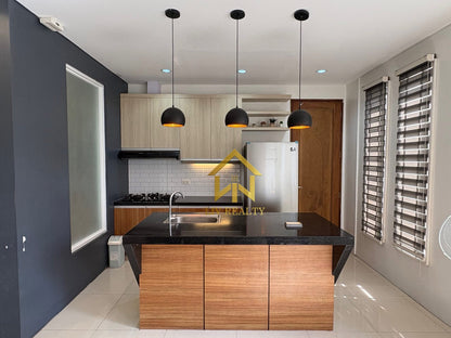 Pre owned Furnised Modern Home