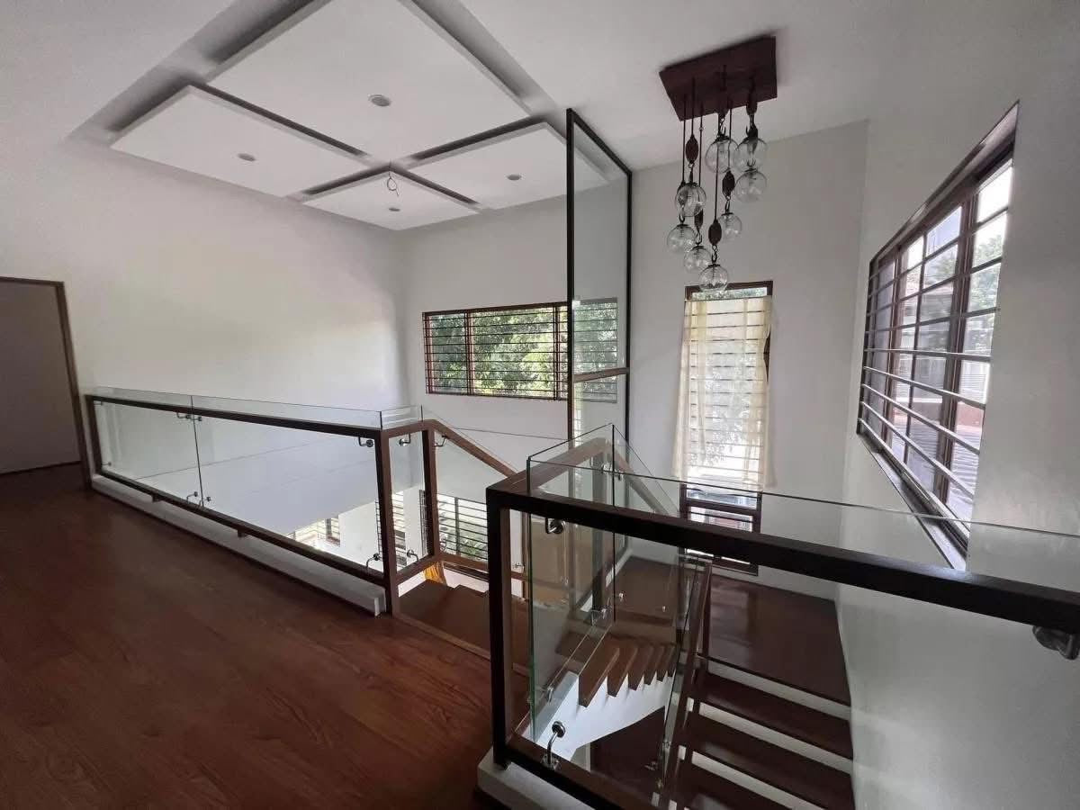 Spacious Beautiful House with pool