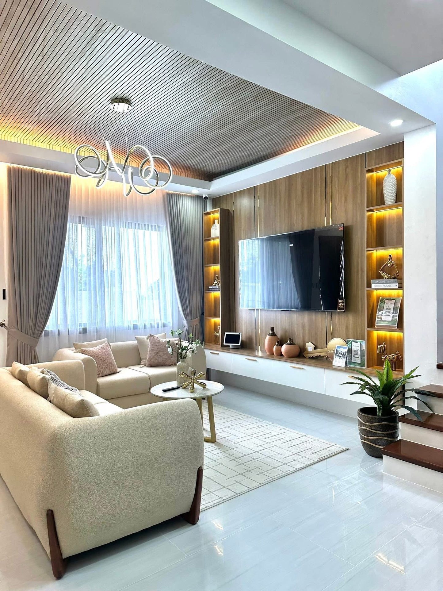 Smart And Solar-Powered Home w/ Pool