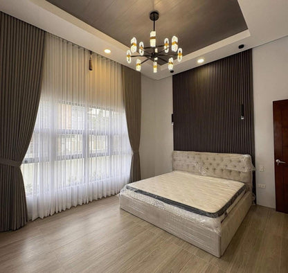 Bungalo House With Pool