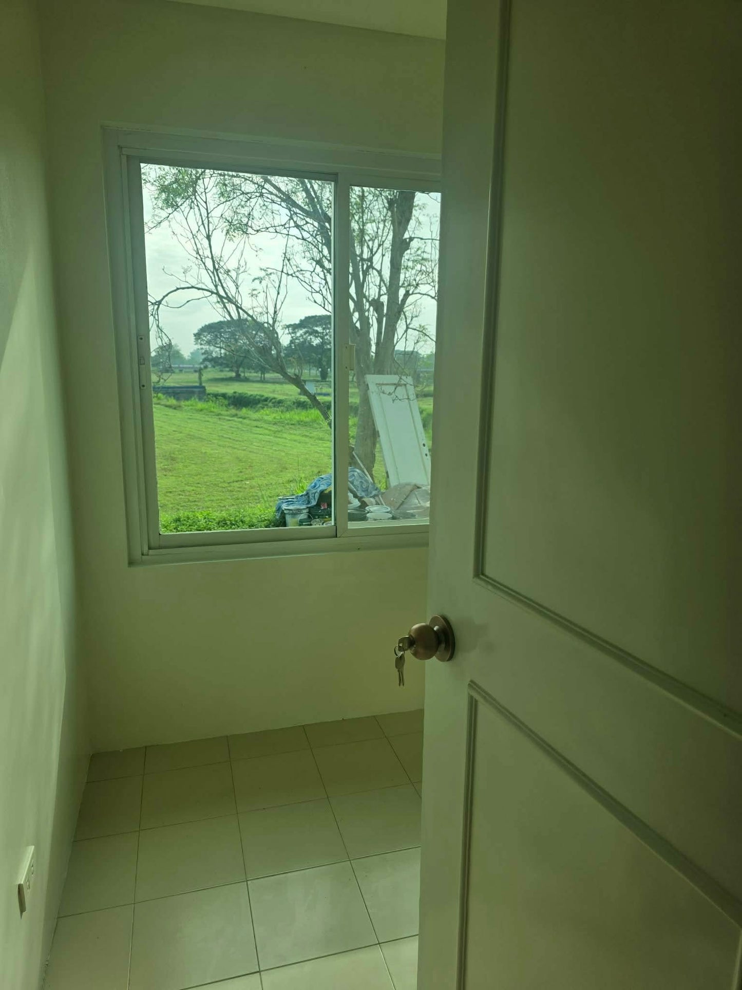 Corner Minimalist Home