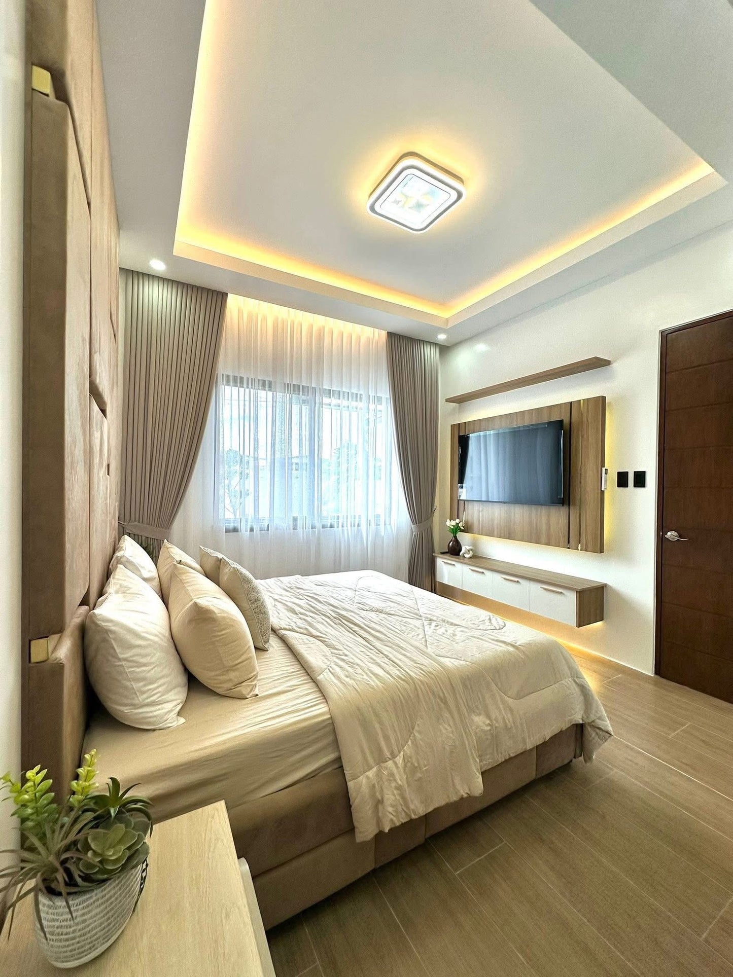 Smart And Solar-Powered Home w/ Pool