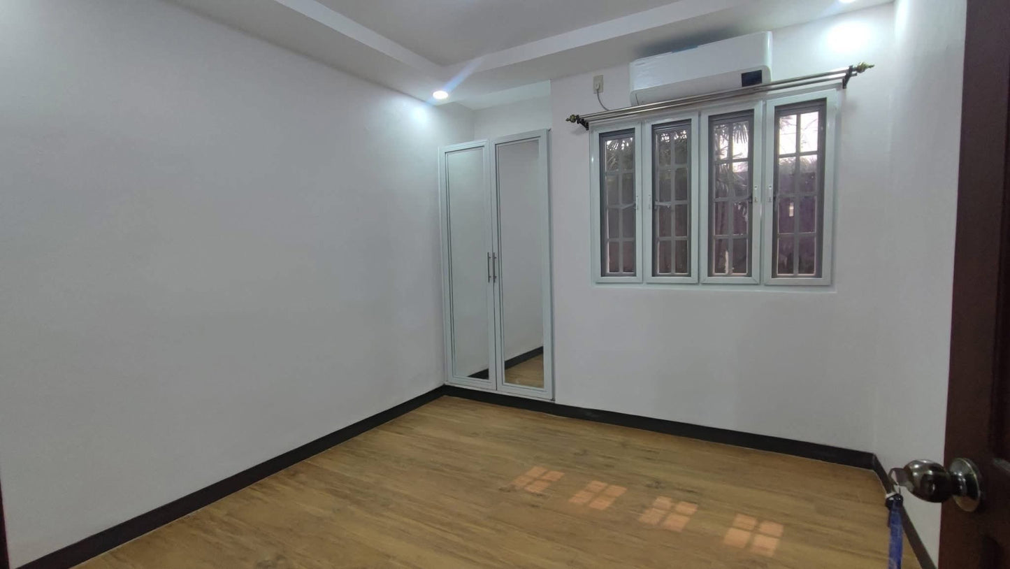 Bungalow Home With Pool