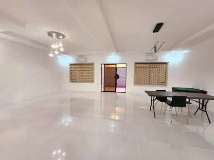 Spacious Bungalo Home with Pool