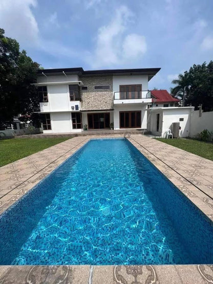 Spacious Beautiful House with pool