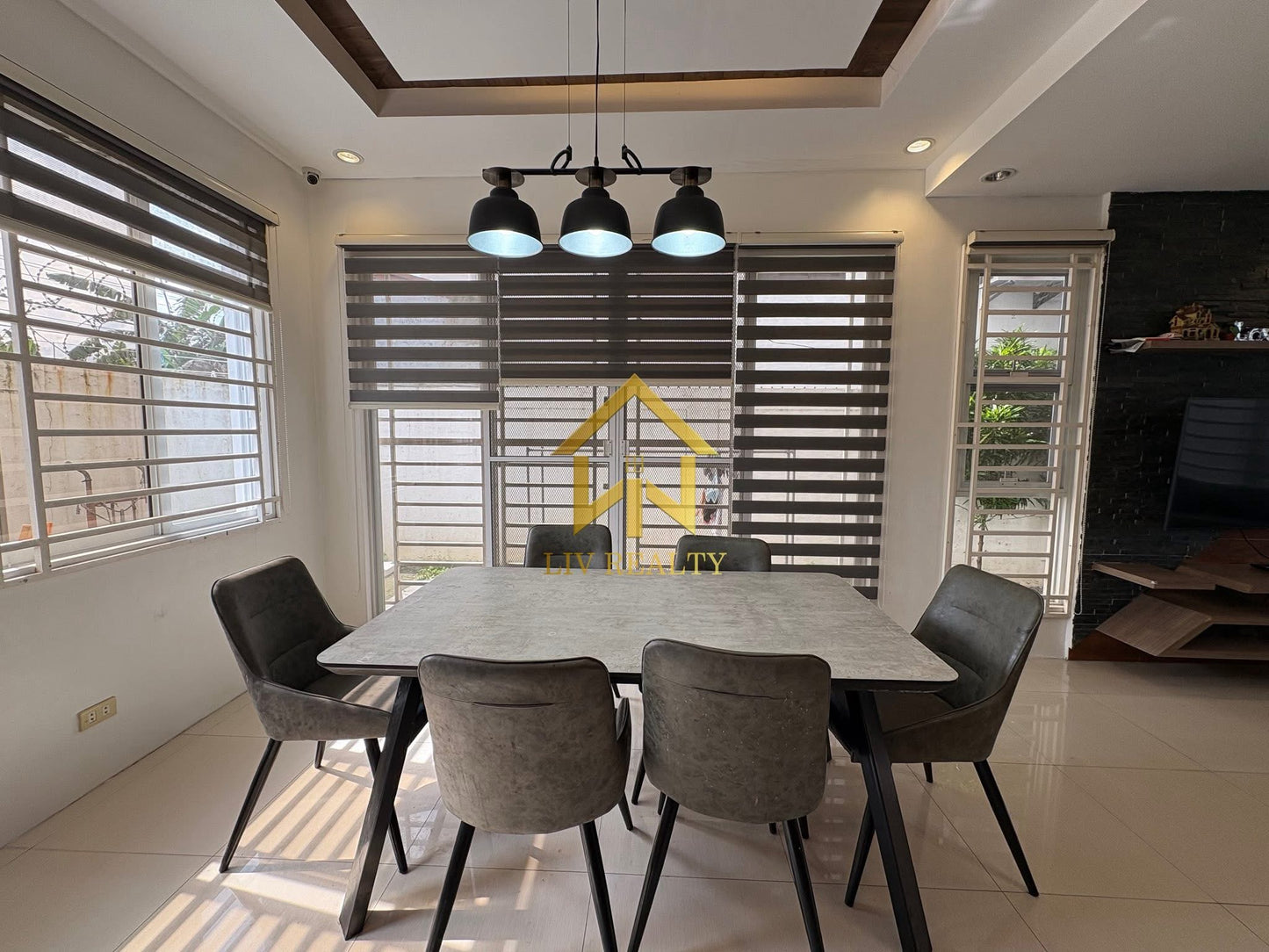 Pre owned Furnised Modern Home