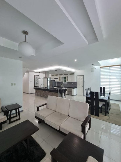 Pre-owned Big space House