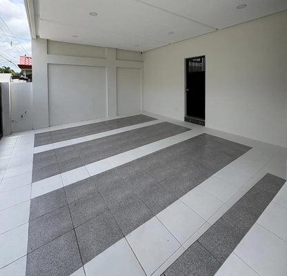 Bungalo House With Pool