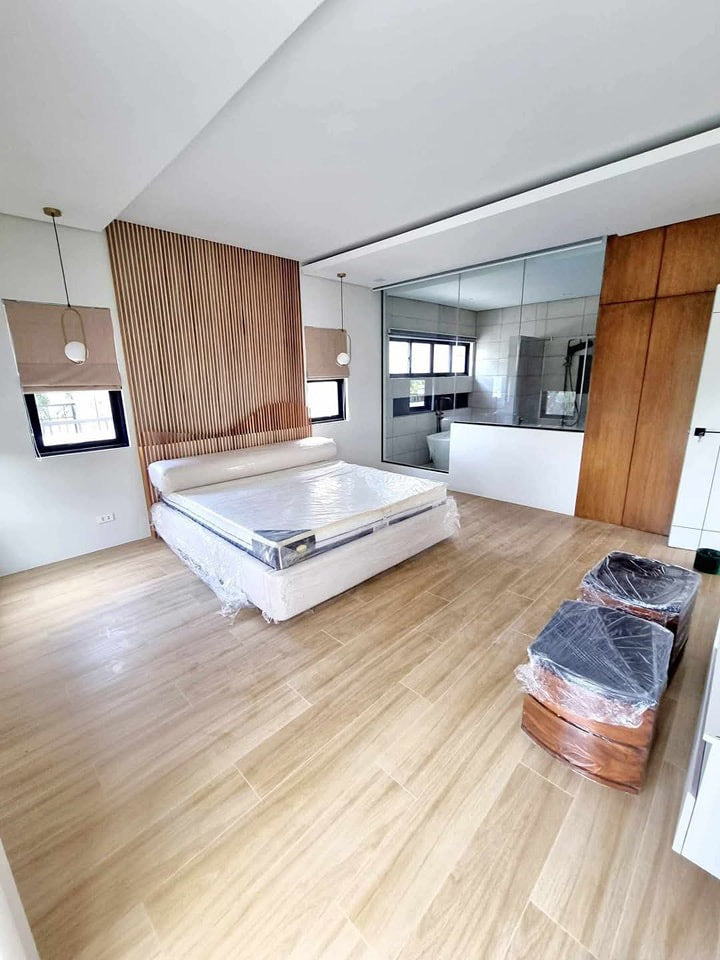 Furnised Modern Home with pool