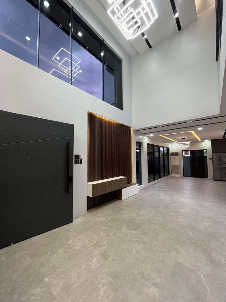 Elegant Modern House