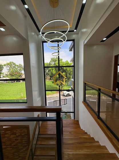 Modern Elegant home with pool