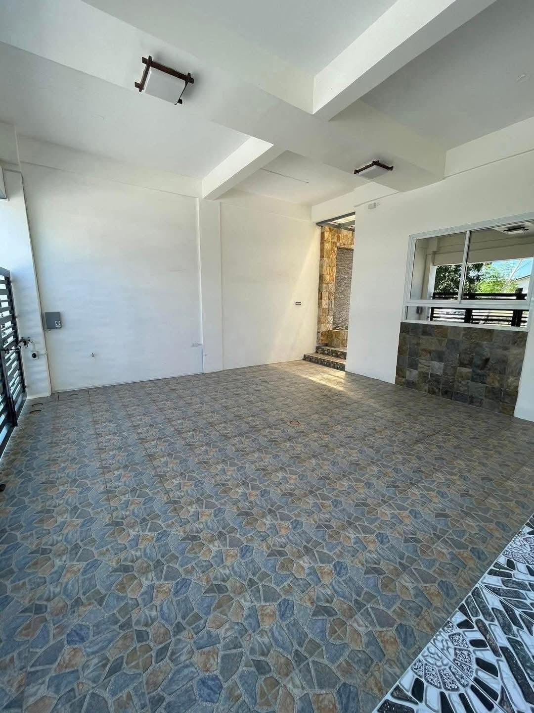 Furnised Moder House