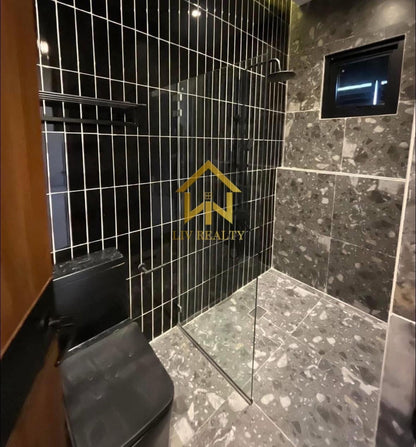 Luxurious Home with Pool