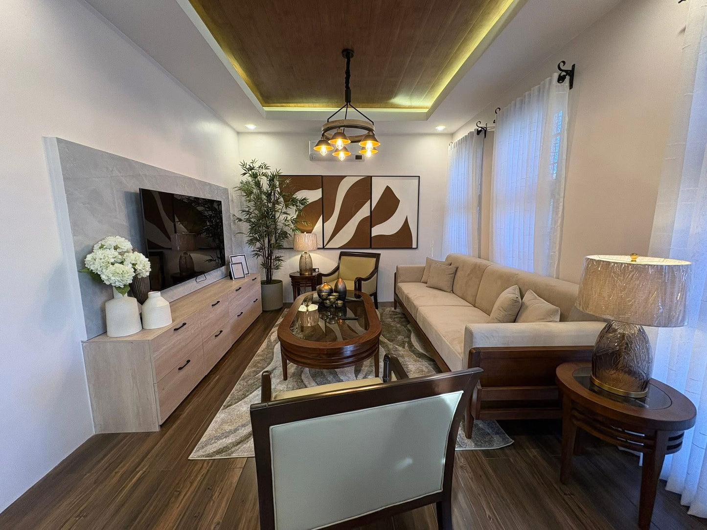 Furnished Modern Elegant Home