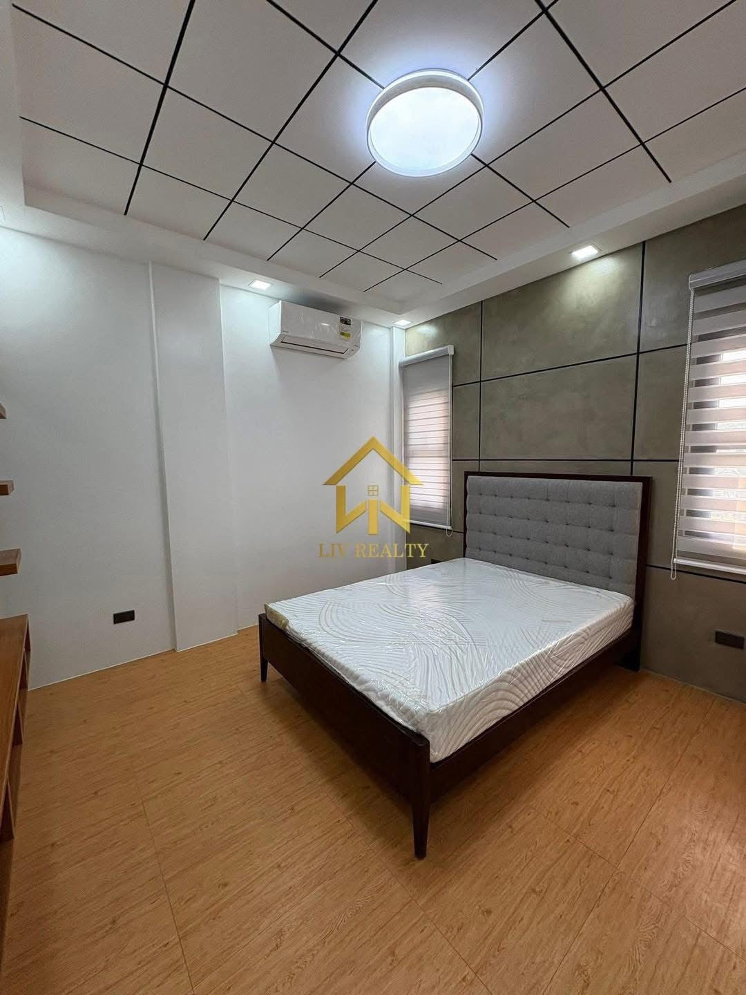 Modern Elegant home with pool