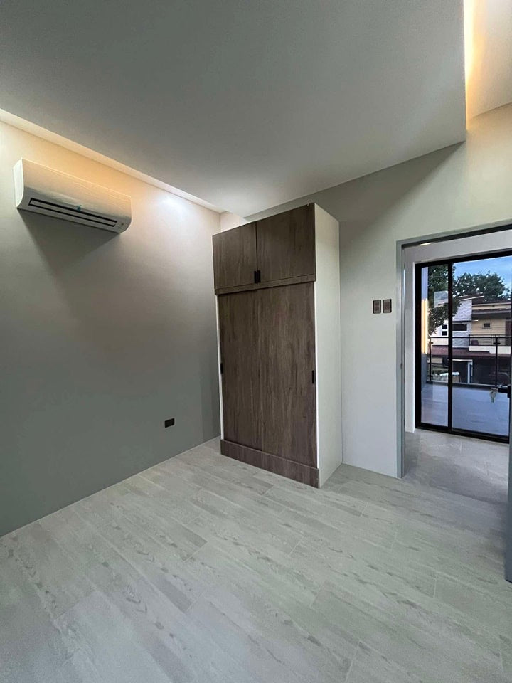 Elegant Modern House