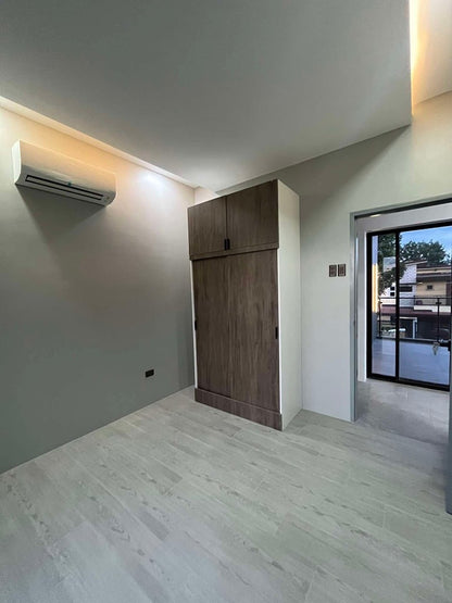 Elegant Modern House