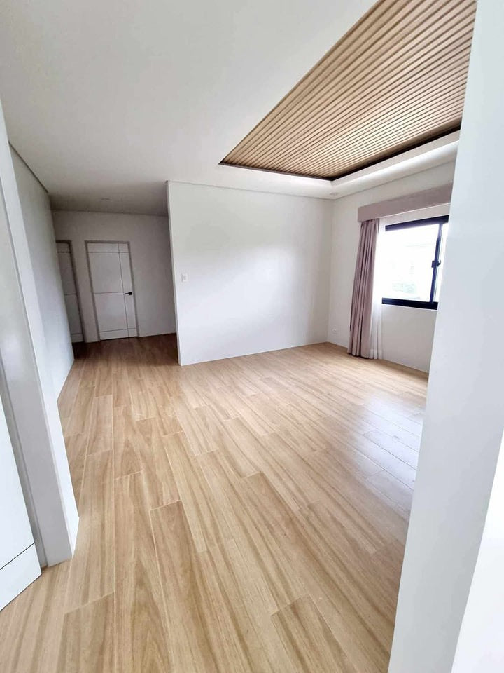 Furnised Modern Home with pool