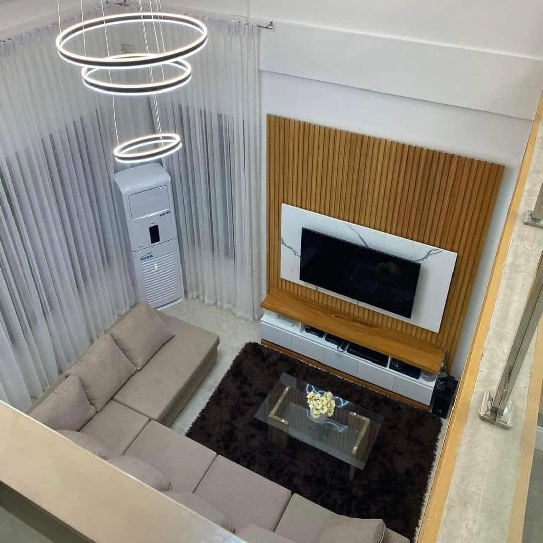 Spacious Modern home with Pool