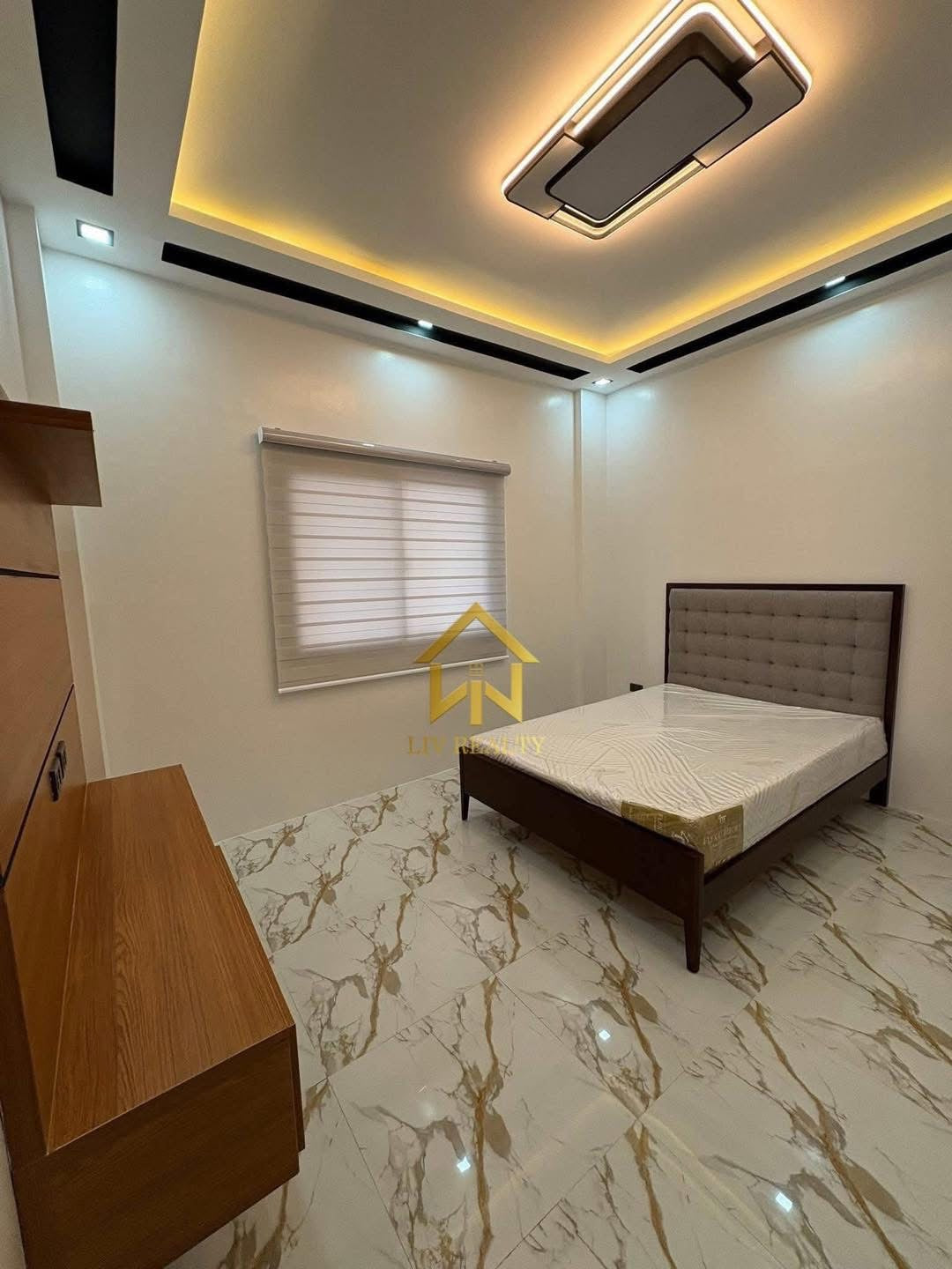 Modern Elegant home with pool