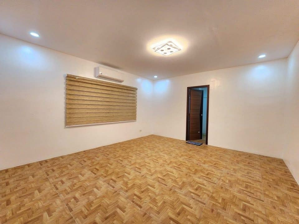 Spacious Bungalo Home with Pool