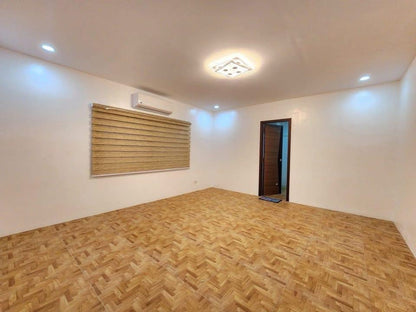 Spacious Bungalo Home with Pool