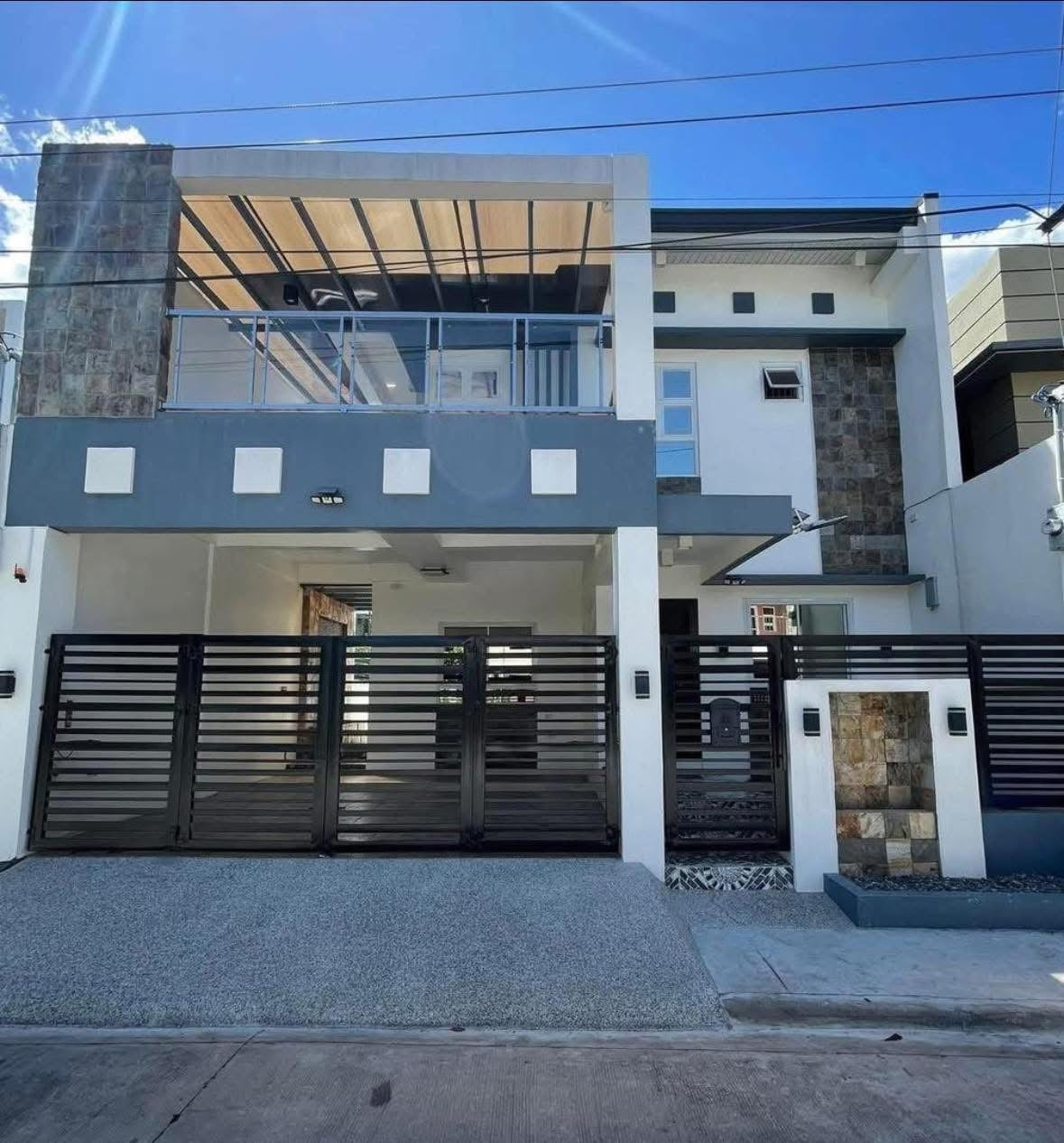 Furnised Moder House