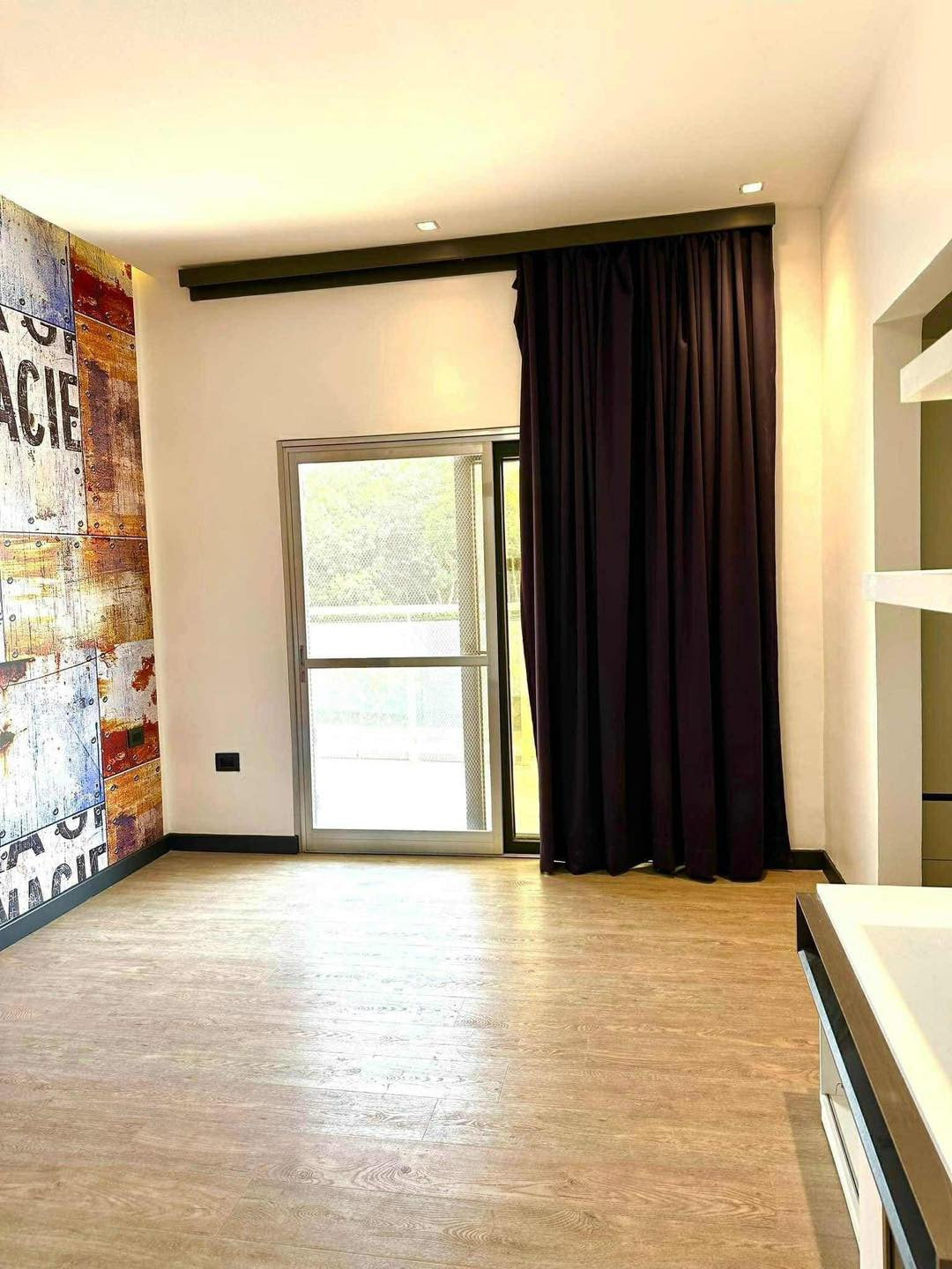 Huge House With Pool