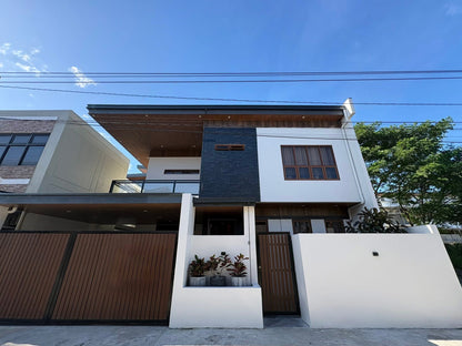 Furnished Modern Elegant Home