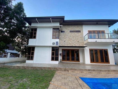 Spacious Beautiful House with pool