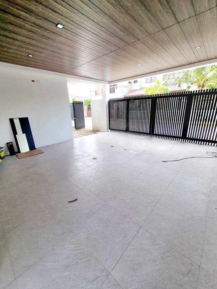 Furnised Modern Home with pool