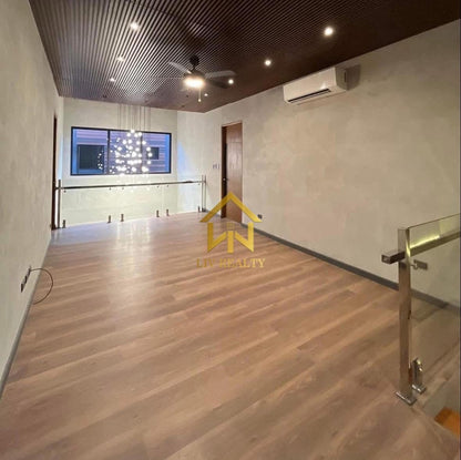 Luxurious Home with Pool