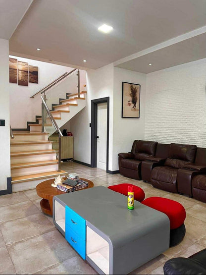 Huge House With Pool