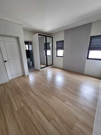 Furnised Modern Home with pool