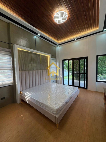 Modern Elegant home with pool