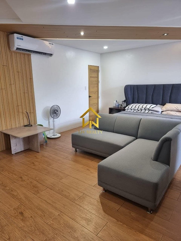 Unique Modern Elegant Home