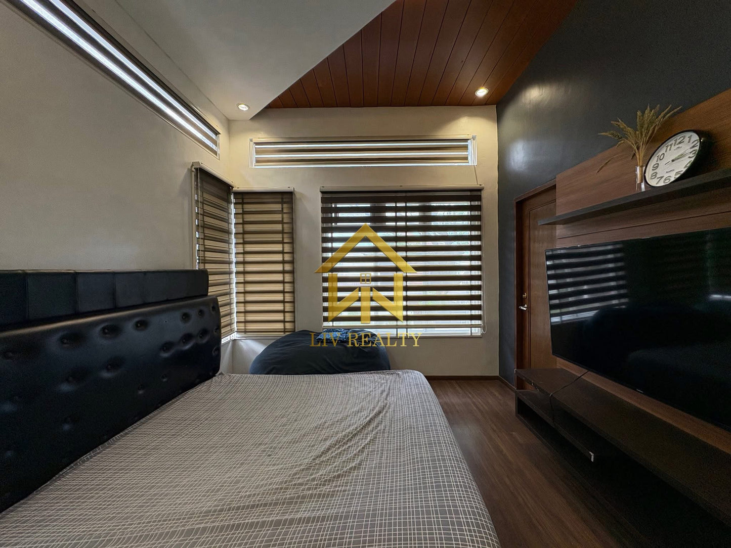 Pre owned Furnised Modern Home