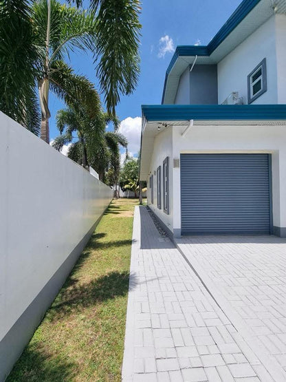 Pre-owned Big space House