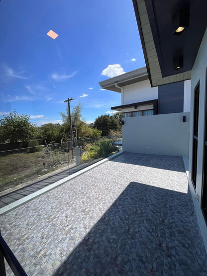 Spacious Modern Home