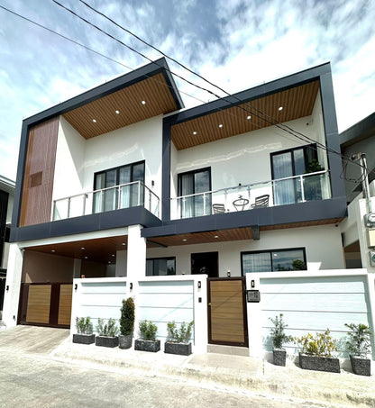 Smart And Solar-Powered Home w/ Pool