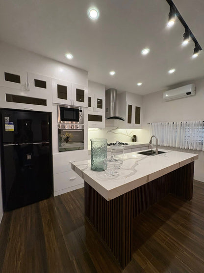 Furnished Modern Elegant Home