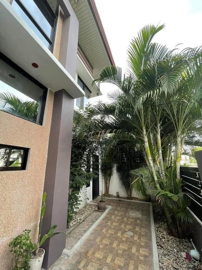 Modern Contemporary Home